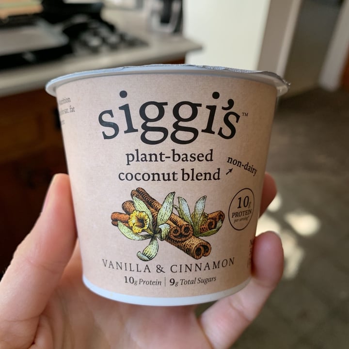 photo of siggi’s Siggis Vanilla & Cinnamon Coconut Yogurt shared by @annahopkins on  03 Jan 2021 - review