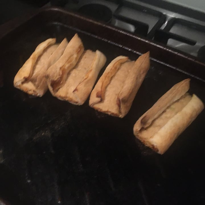review photo of Linda McCartney's Vegetarian Sausage Rolls shared by @stick on 17 Dec 2020 - review