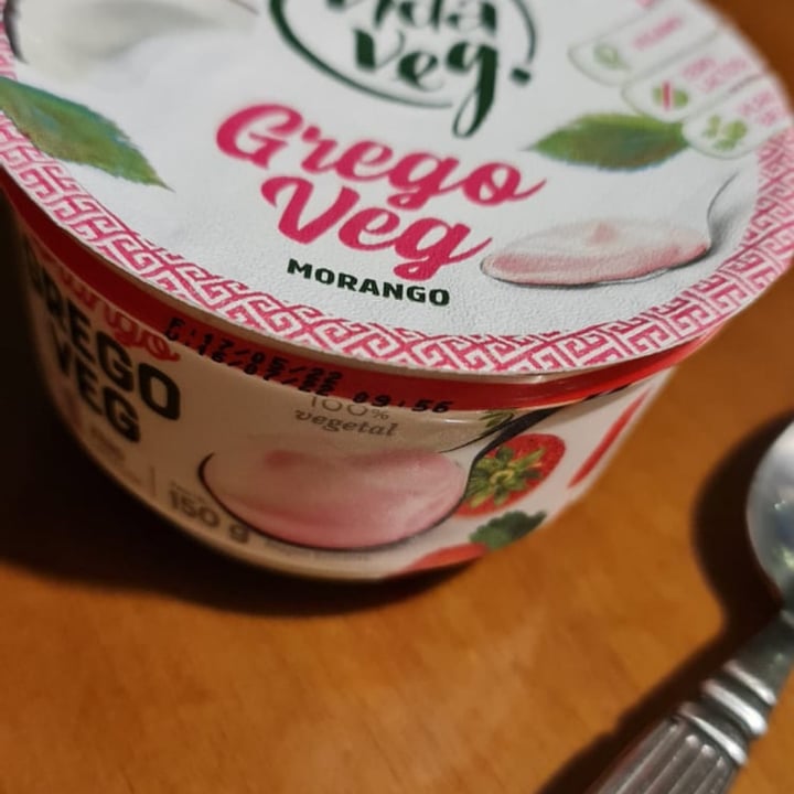 review photo of Vida Veg Grego Veg Morango shared by @pattycal on 16 Jun 2022 - review