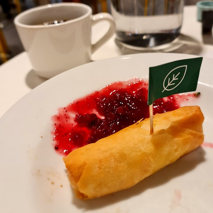 photo of IKEA Tampines Vegetarian Spring Roll shared by @parismelody on  21 Oct 2021 - review