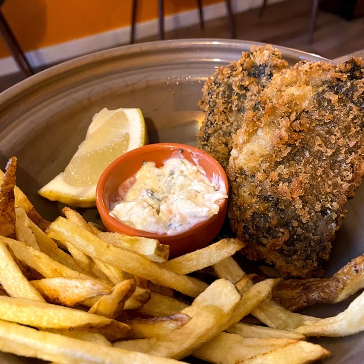 photo of Kong - Food Made With Compassion "Fish And Chips" With Tartar Sauce shared by @lifeofpat on  03 Sep 2021 - review