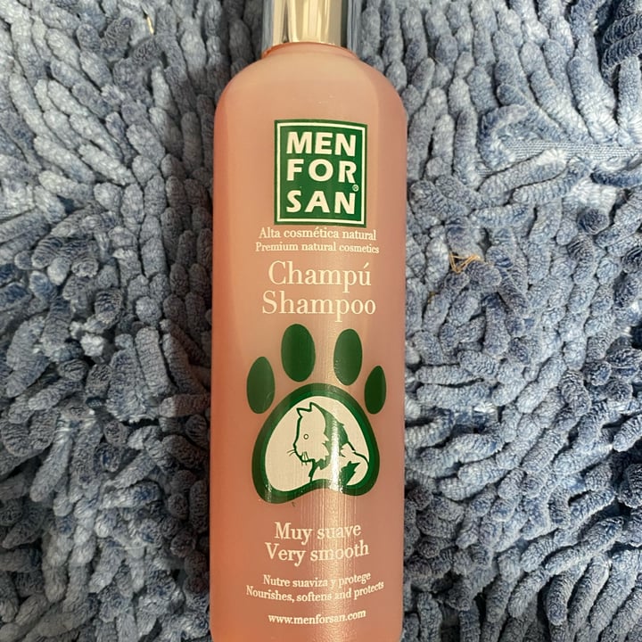 review photo of Menforsan Cat Shampoo Very Smooth shared by @minaharker on 25 Oct 2022 - review