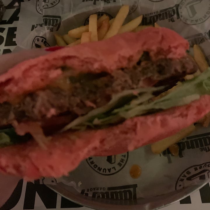 photo of The Laundry Burger vegana shared by @xcuasidelictualx on  06 Nov 2021 - review