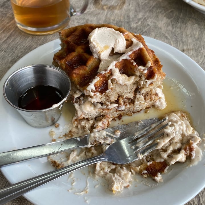 review photo of Nectar Cafe Vegan Sausage Waffle Sandwich shared by @julianavoss on 27 Oct 2022 - review