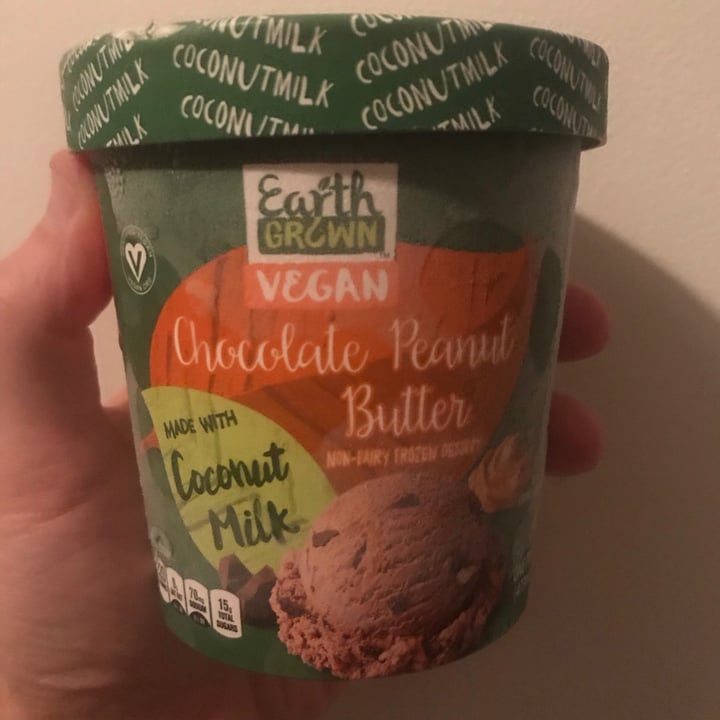 photo of Earth Grown Chocolate peanut butter coconut milk ice cream shared by @dominionandchill on  31 Dec 2020 - review