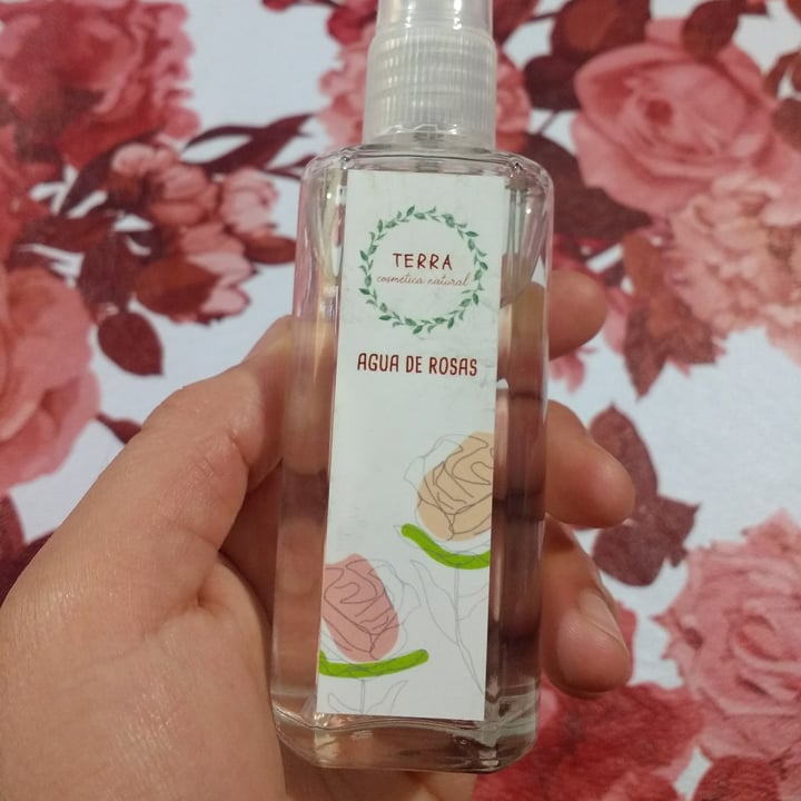 review photo of Terra Cosmética Natural Agua de Rosas shared by @danielamcabrera on 05 Nov 2020 - review