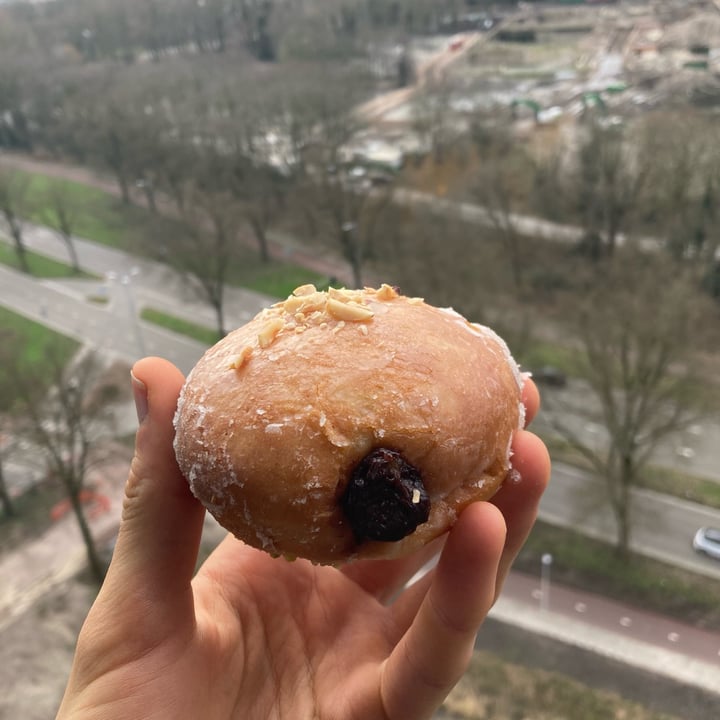 photo of Life's a Peach Hazel-Choco Donut shared by @david- on  24 Feb 2022 - review