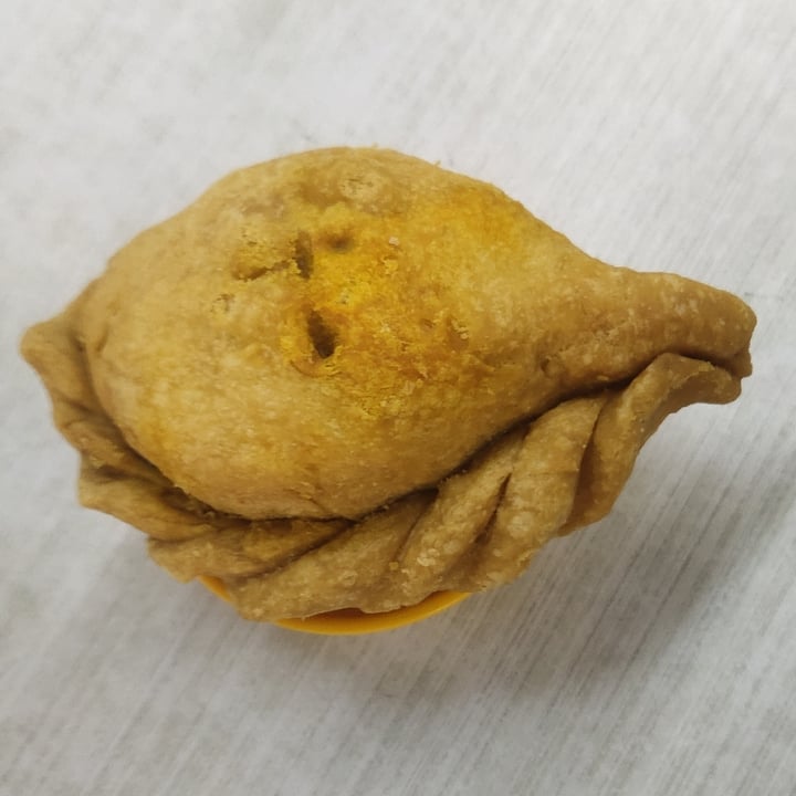 photo of Kwan Inn Vegetarian Food 觀音齋 Curry Puff shared by @amazinganne on  26 Oct 2020 - review