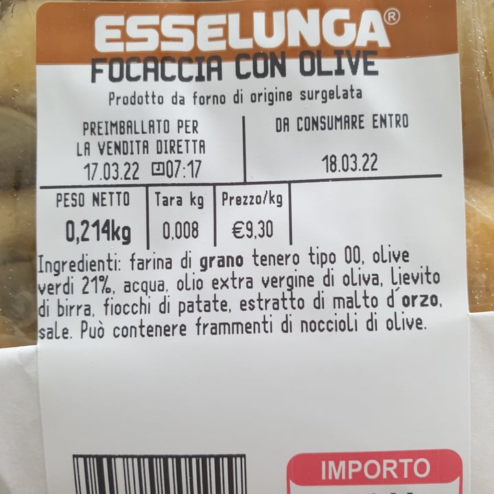 photo of  Esselunga Focaccia con olive shared by @elisata on  21 Mar 2022 - review