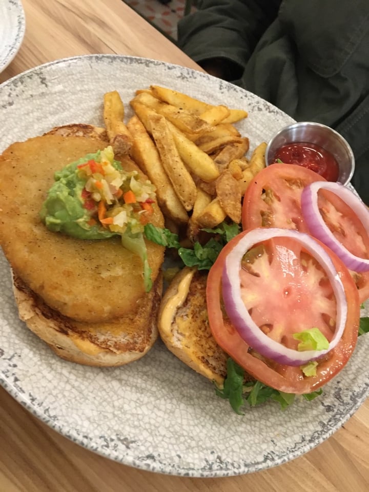 review photo of Veggie Grill Santa Fe Crispy Chickin' shared by @katharinauberger on 31 Mar 2020 - review