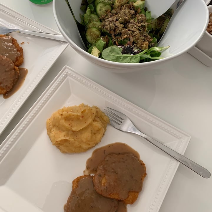 review photo of Gardein Lightly Breaded Turky Cutlets shared by @ellaram on 14 Oct 2020 - review
