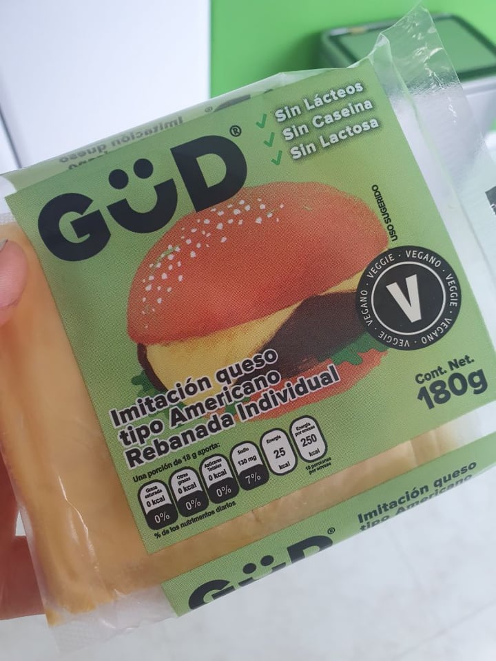 photo of GüD Imitación Queso tipo Americano shared by @danquiroz on  22 Apr 2020 - review