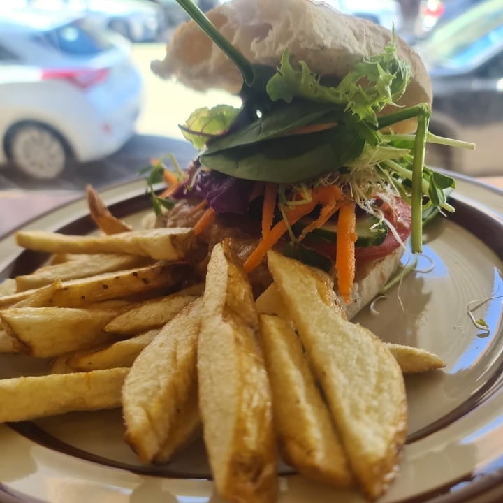 photo of Plantbased Wholefoods Tofu Burger shared by @jordanblair on  17 Sep 2022 - review