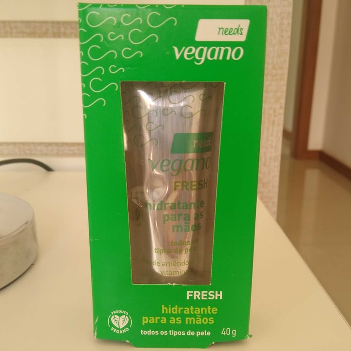 photo of Vegan by Needs Creme para as mãos shared by @carlostosa2022 on  18 Oct 2022 - review