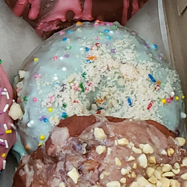 photo of Crave Doughnuts Confetti shared by @all1za on  07 Jul 2020 - review
