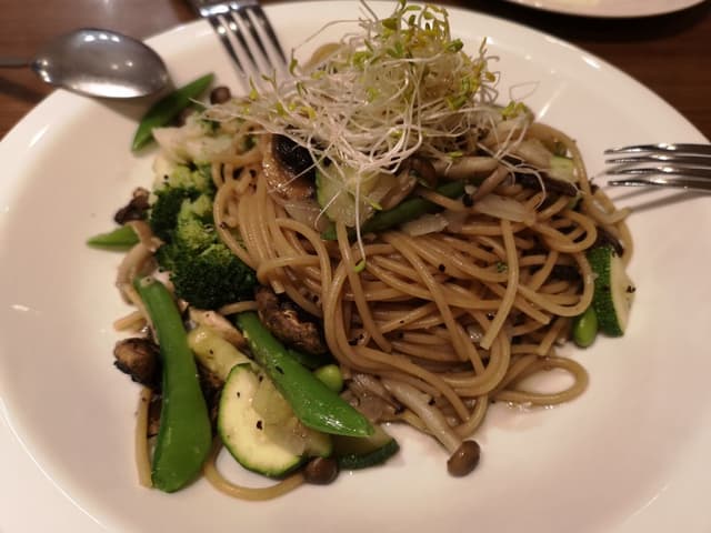 Foto del plato “Shrooms & Greens Pasta”