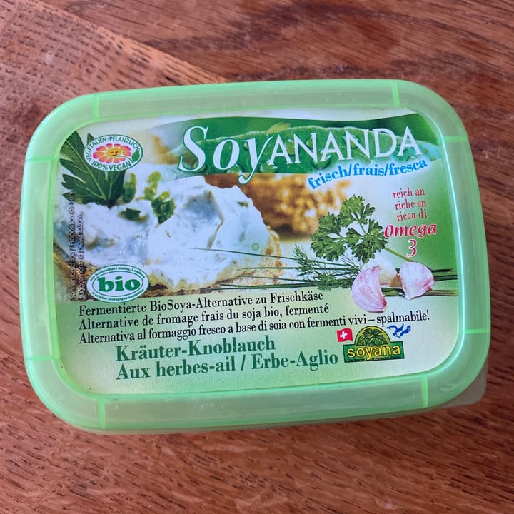 photo of Soyananda Frischkäse Kräuter Knoblauch shared by @plantbasedizy on  13 Jul 2020 - review