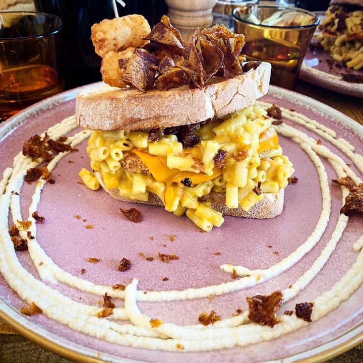 review photo of CRUX Mac and cheese hash brown toastie shared by @tesssyy on 16 Jun 2019 - review