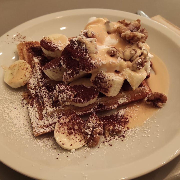 photo of Cafe Neue Liebe Waffeln shared by @veganjumjum on  15 Dec 2021 - review