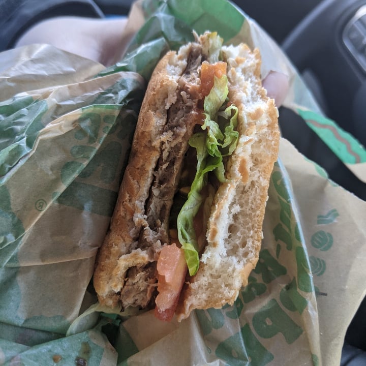 photo of Burger King Rozzano Fiordaliso Plant-Based Burger shared by @origamisprout on  18 Apr 2021 - review