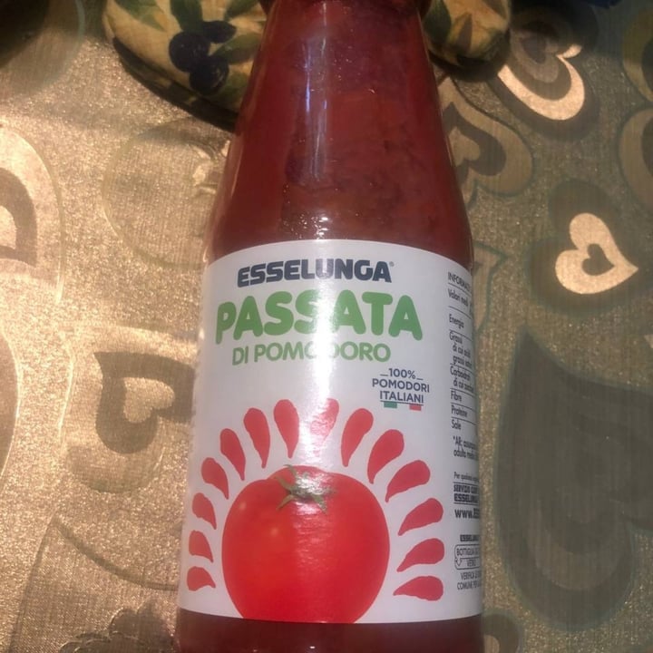 photo of  Esselunga Passata di pomodoro shared by @helhel on  16 Jun 2022 - review