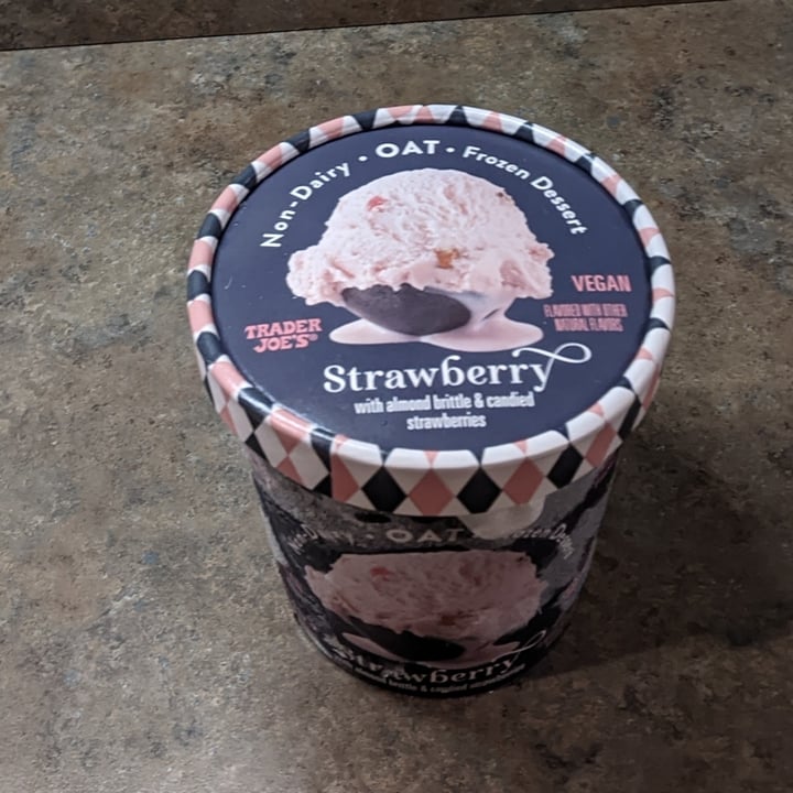 photo of Trader Joe's Strawberry with Almond Brittle & Candied Strawberries  shared by @compassionatekisses on  20 Oct 2020 - review