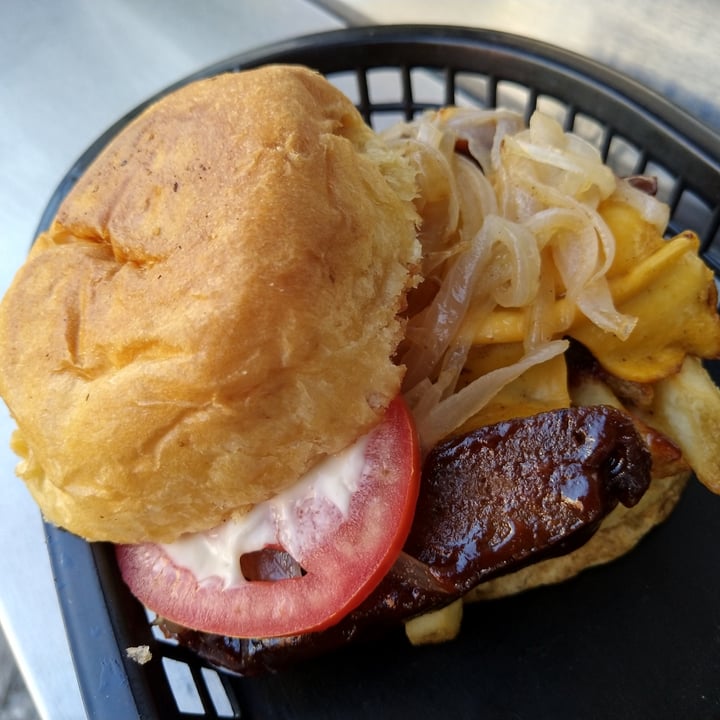 photo of Holy Vegan BBQ Ribs Burger shared by @tlacomiztli on  07 Mar 2021 - review