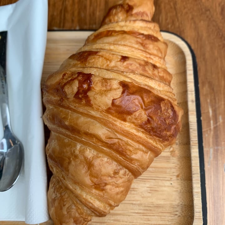 photo of VG Pâtisserie - Pâtisserie Végétale Croissant shared by @gtvlahov on  23 Oct 2021 - review