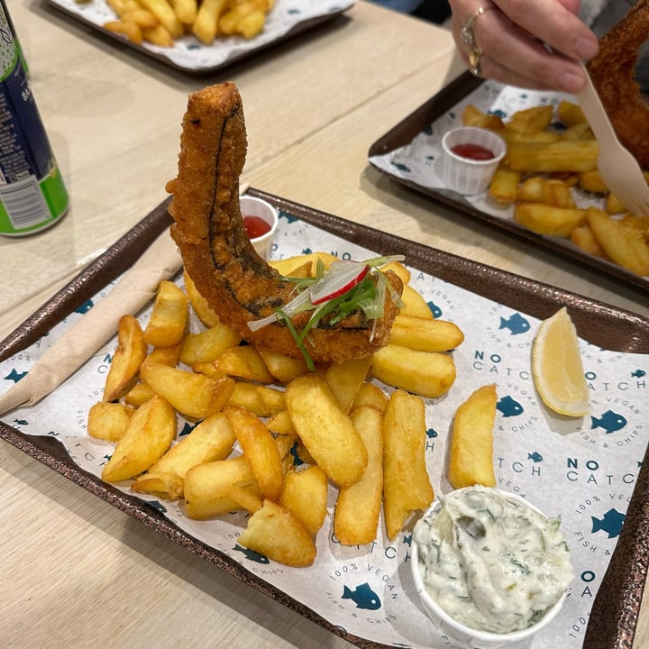 photo of No Catch Vegan cod & chips shared by @leonsmeow on  30 Oct 2022 - review