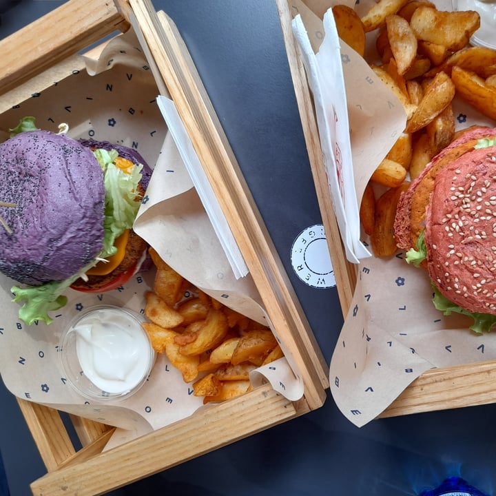 photo of Flower Burger Flower burger shared by @catwoman13 on  20 Sep 2021 - review