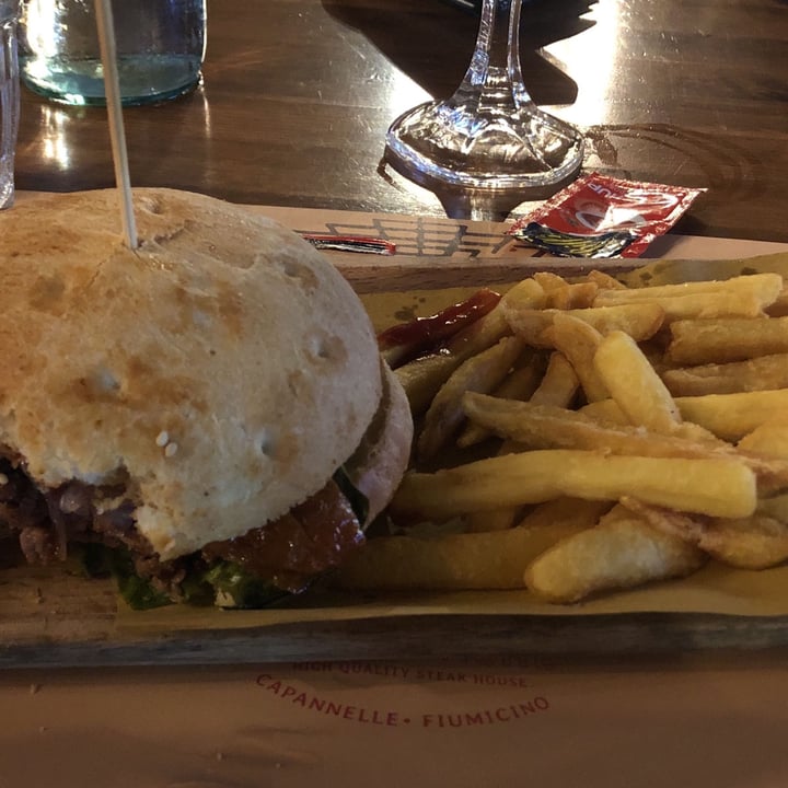 review photo of Fort Apache Veggie Beyond Burger shared by @ginkgo on 18 Jun 2022 - review