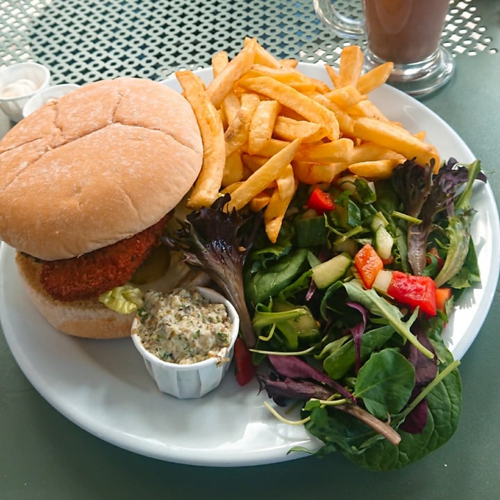 photo of The Retreat Animal Rescue Fish kind burger shared by @sunmoony on  31 Jul 2021 - review