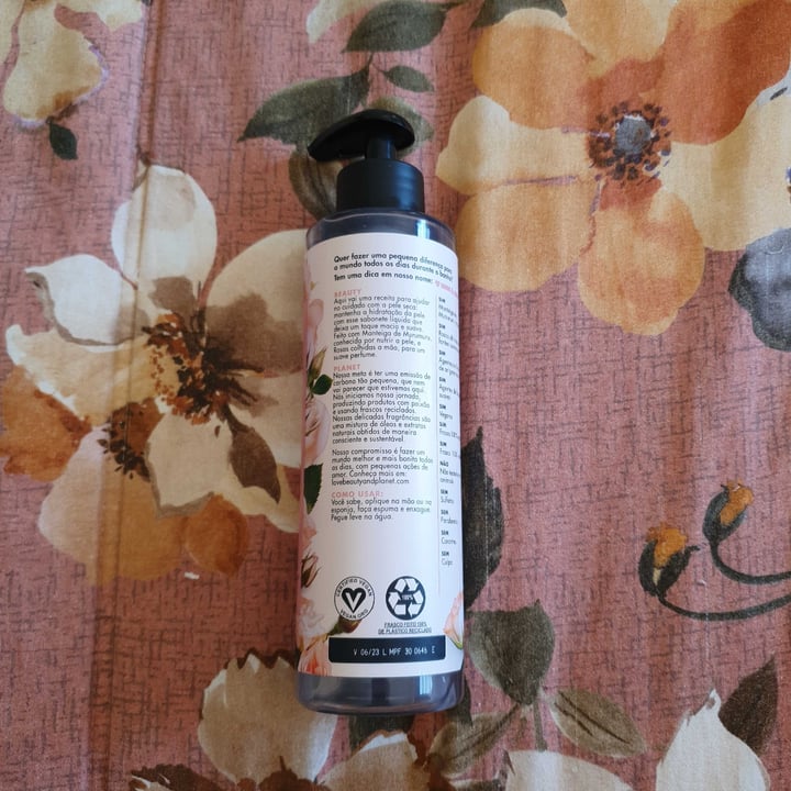review photo of Love Beauty and Planet Manteiga de Murumuru & Rosas Sabonete Liquido Maos e Corpo shared by @longjourney on 25 Apr 2022 - review