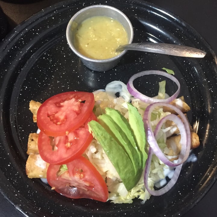 photo of Por siempre vegana 2 Flautas shared by @zullybee on  25 Apr 2021 - review