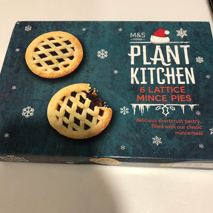 photo of Plant Kitchen (M&S) Lattice Mince Pies shared by @soy-orbison on  01 Jan 2020 - review