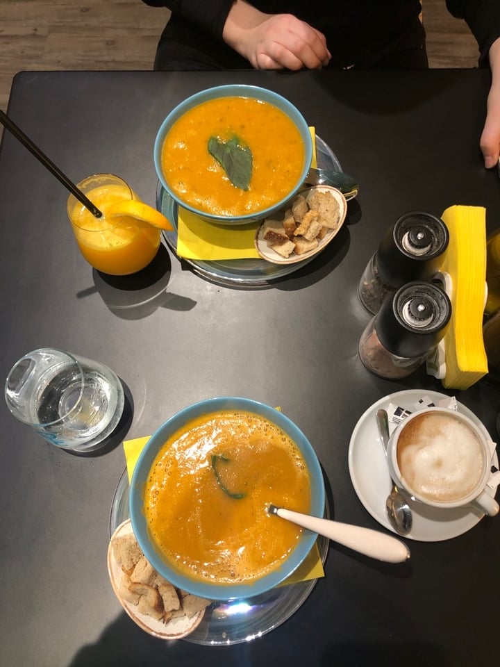 review photo of AvoJoy Tomato Soup shared by @sisito on 03 Jan 2020 - review