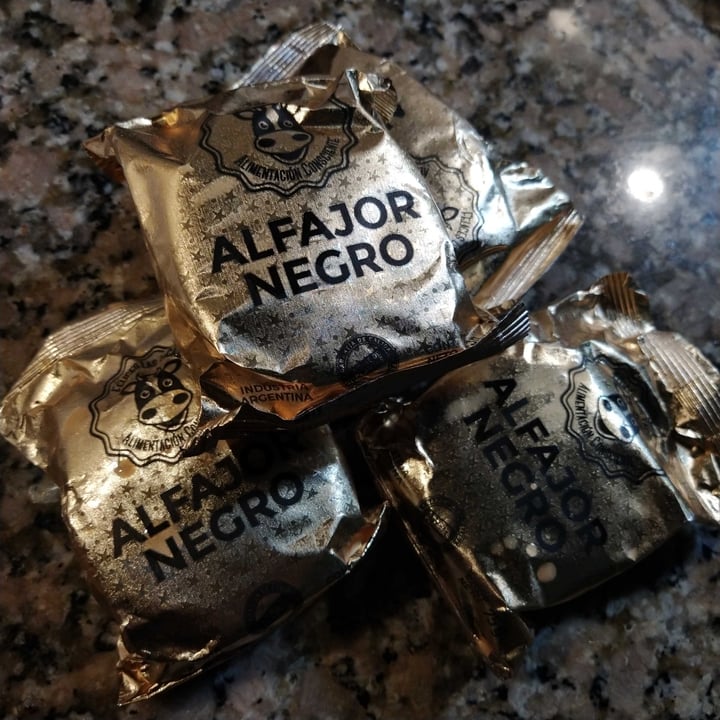 photo of Felices Las Vacas Alfajor Negro shared by @naiarahegoburu on  05 May 2021 - review