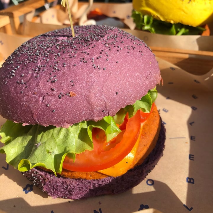review photo of Flower Burger Cheesy Cecio shared by @ccarlotta on 29 Nov 2021 - review