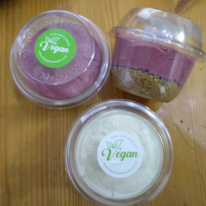 photo of Simply Cheesecake Morello Cherry Cheescake shared by @teamtino on  01 Nov 2020 - review