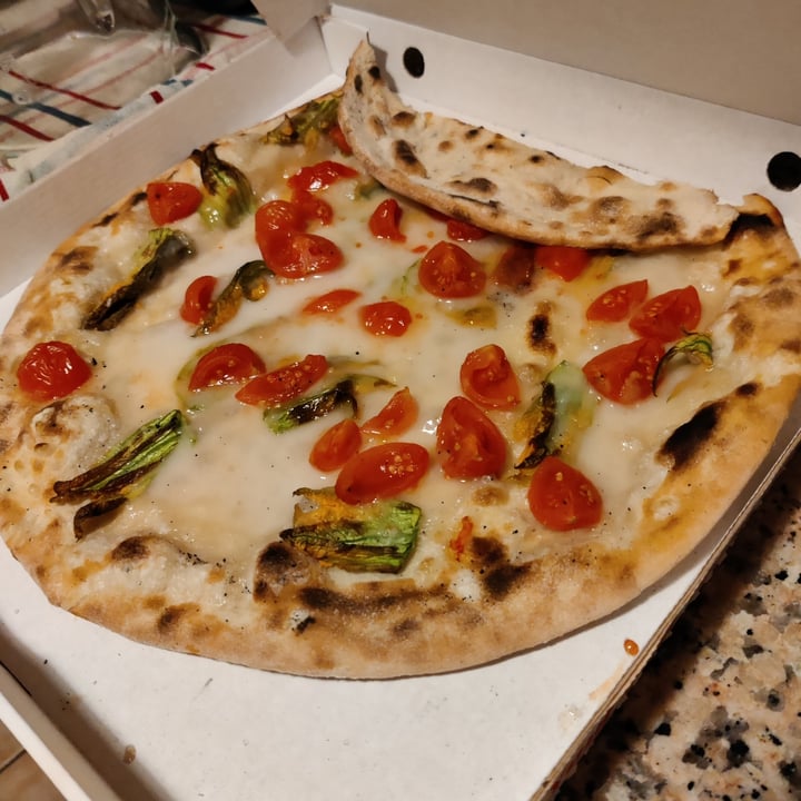photo of You Pizza forno a legna Pizza vegana shared by @emilianogiangreco on  13 Mar 2022 - review