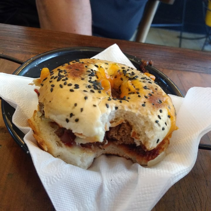photo of Mönt take away Bagel vegan de 'no carne' shared by @ericaterreros on  01 Dec 2021 - review
