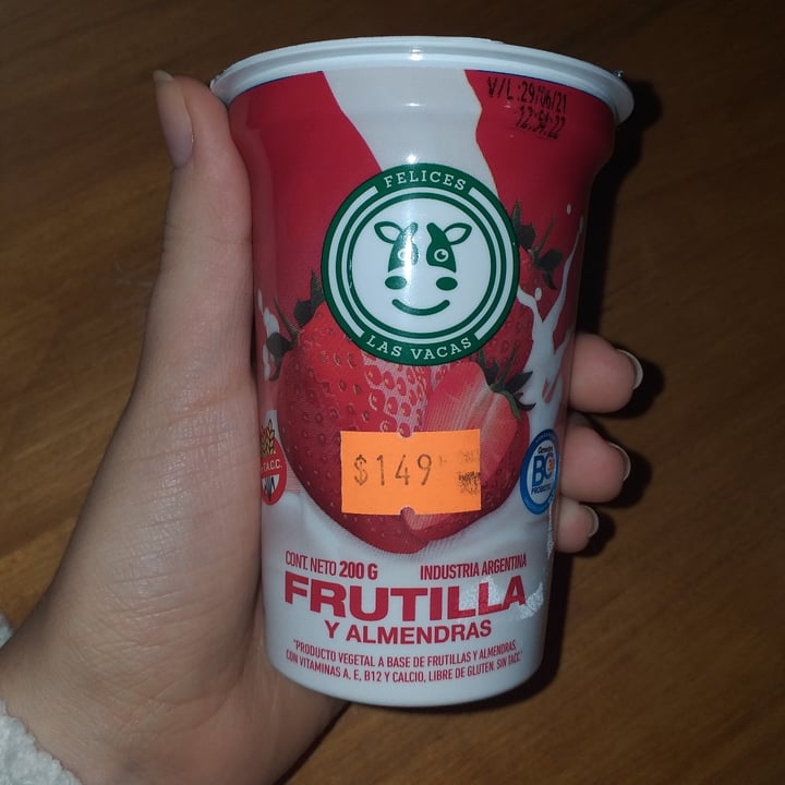 photo of Felices Las Vacas Yogurt sabor Frutilla shared by @premonition on  06 Jun 2021 - review