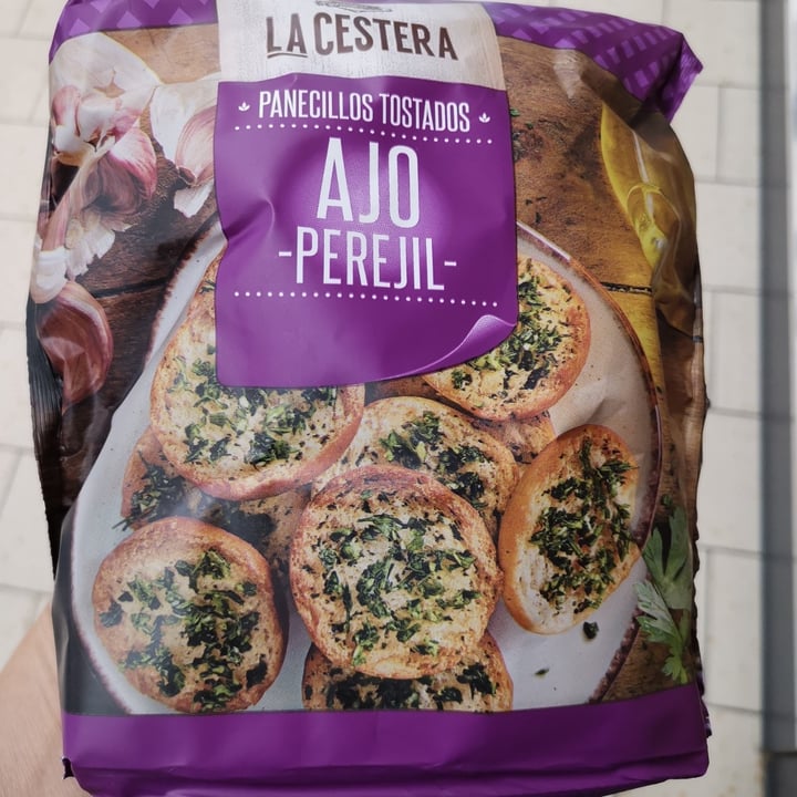 review photo of La Cestera Panecillos de ajo y perejil shared by @sanm on 19 May 2022 - review