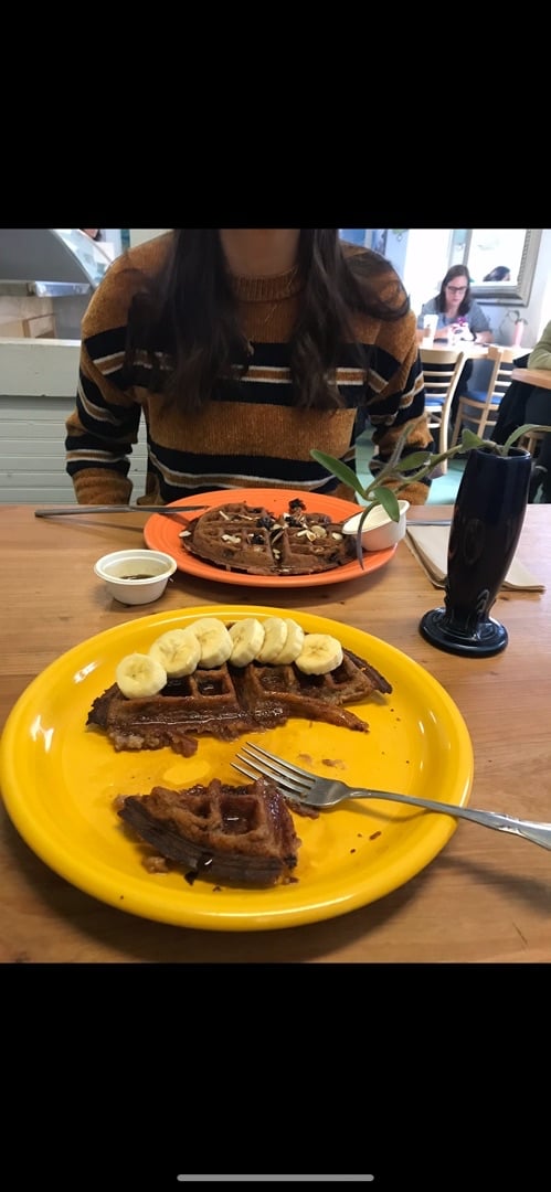 photo of Daily Green Vegan Waffles shared by @veganbrian on  16 Jan 2020 - review