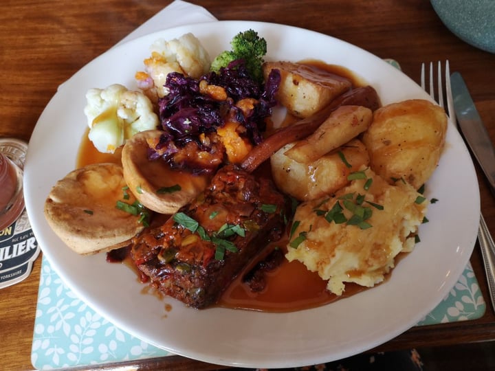 photo of The Walnut Tree Sunday Roast (nut Roast) shared by @shan97 on  24 Dec 2019 - review