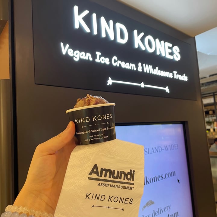 photo of Kind Kones Paragon Black forest shared by @themancvegansg on  11 Sep 2021 - review