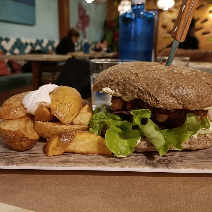 photo of Viva Burger Blue Burguer shared by @grumpyvegan on  27 Nov 2021 - review