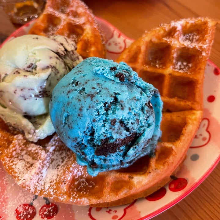photo of Heartbreak Melts Ice Cream Cafe Cookie Monster shared by @mehmehrene on  08 Aug 2022 - review