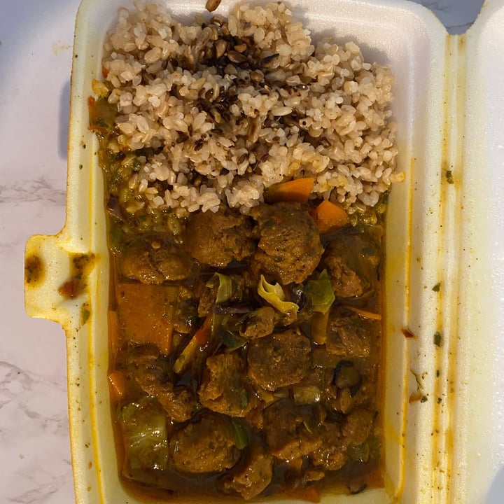 photo of Loving Hut Curry Mumbai shared by @naranjaypomelo on  27 Sep 2020 - review