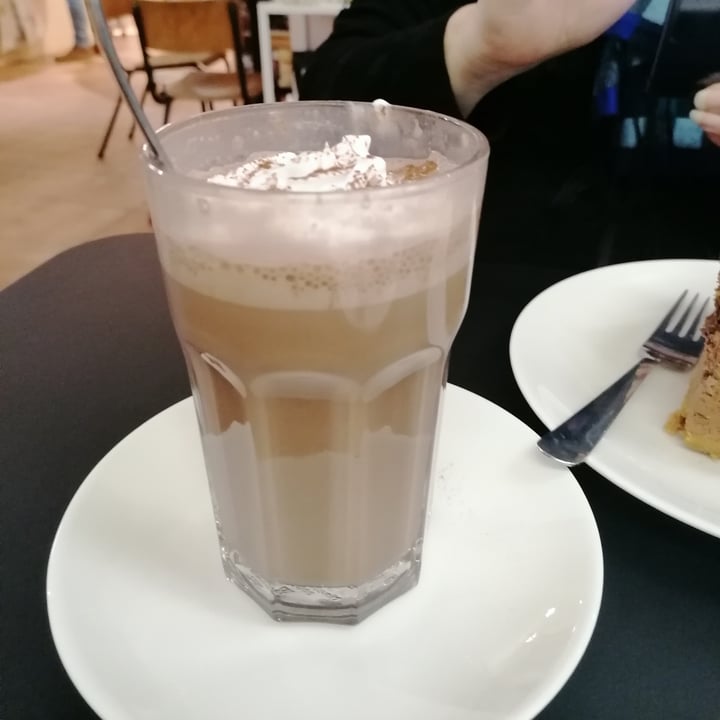 photo of Sammakon Kirjakauppa Hot chocolate shared by @hennaemilia on  18 Dec 2021 - review